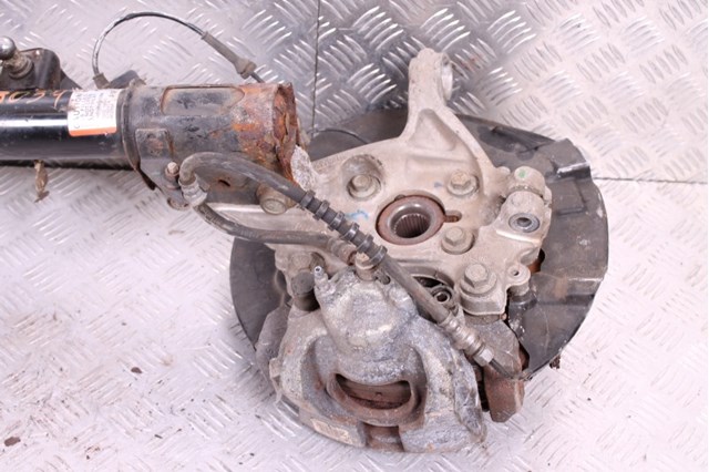 Цапфа - поворотний кулак передній, правий DG9Z3K185B FORD