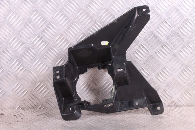 Кронштейн кріплення протитуманной фари, правої DS7315266BB FORD