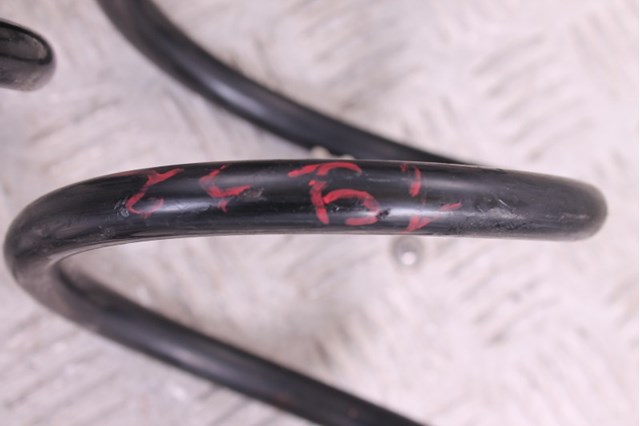 Пружина підвіски задня GHP928011 MAZDA