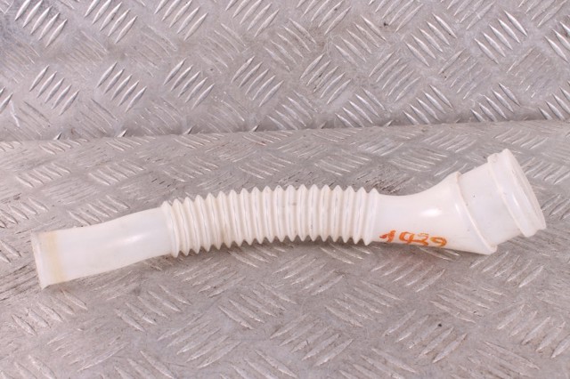Горловина бачка омивача GHP967484A MAZDA