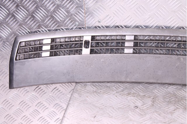 Пластик під лобове скло JAB000011LPO LAND ROVER