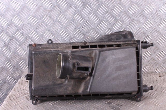 Корпус повітряного фільтра, правий LR036425 LAND ROVER