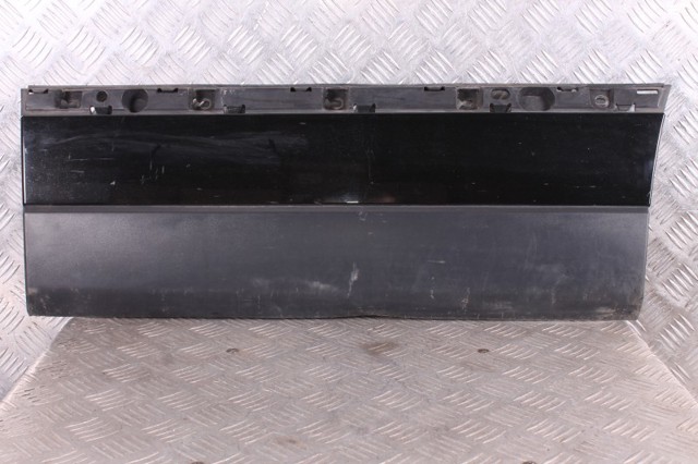 Накладка задніх лівих дверей, нижня LR038856 LAND ROVER