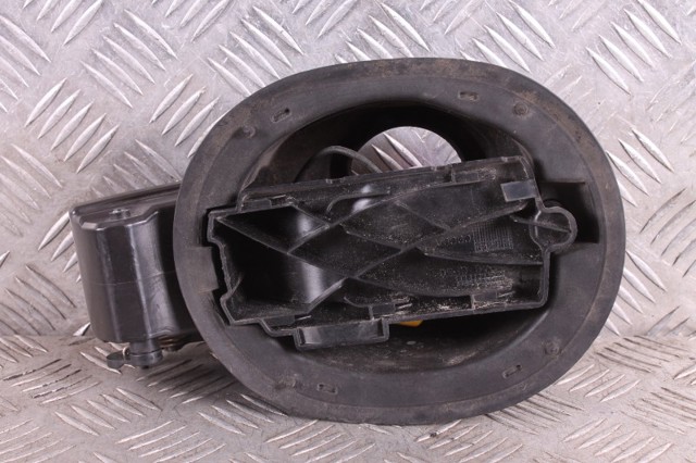 Горловина паливного бака LR043735 LAND ROVER