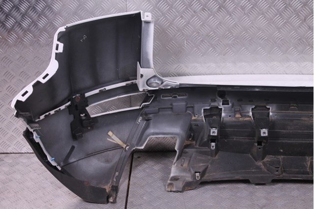 Кожух бампера заднього LR048300 LAND ROVER