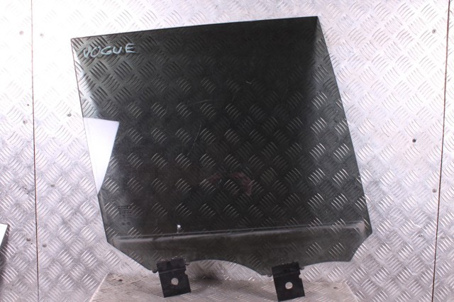 Скло заднє праве LR052676 LAND ROVER