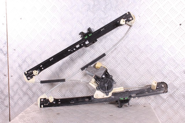 Склопідйомник задніх правих дверей LR057340 LAND ROVER