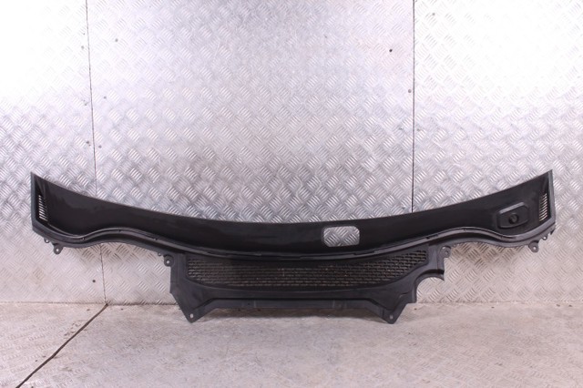 Водостік лобового скла, жабо LR066548 LAND ROVER
