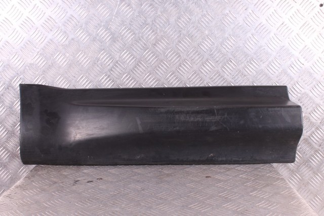 Молдинг задніх правих дверей, нижній LR077405 LAND ROVER