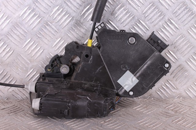 Замок задніх дверей, правих LR078743 LAND ROVER
