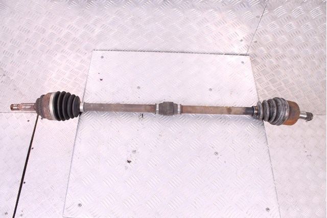Привід правий MR580732 MITSUBISHI