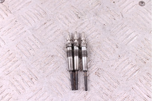 Свічки запалювання N10591608 VAG