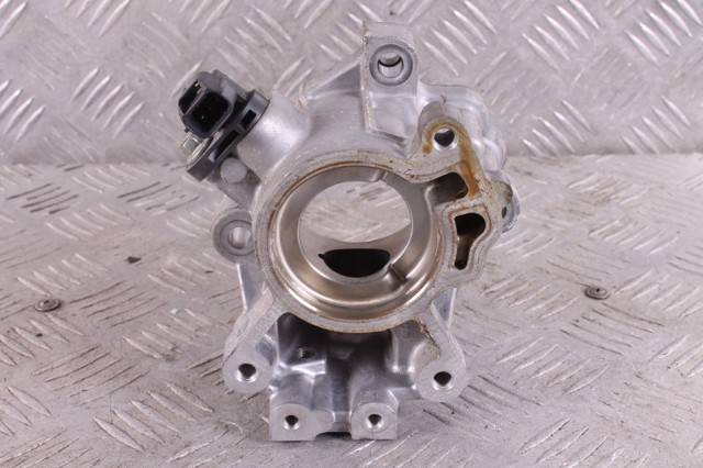 Кронштейн паливного насоса ПНВТ P30110190 MAZDA