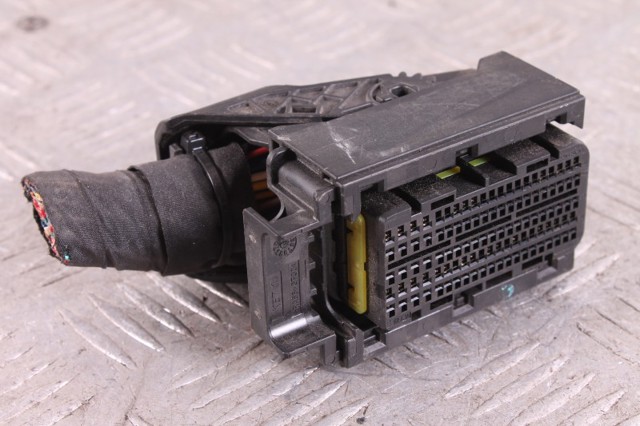 Хомут пластиковий універсальний PA66GF30 GM