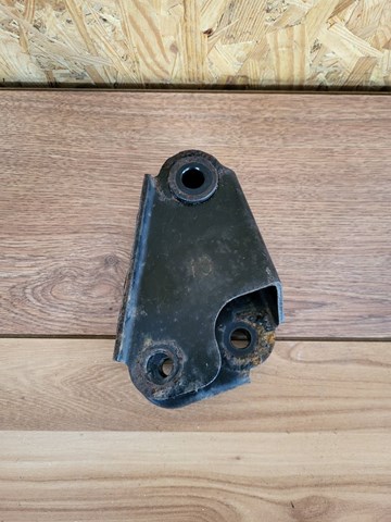 Кронштейн подушки (опори) двигуна, задньої 113324BA1A NISSAN