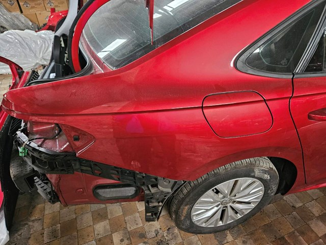 Крило праве заднє 561809844A VAG