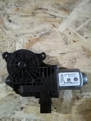 Моторчик склопідйомника двері задніх, правих 561959812C VAG