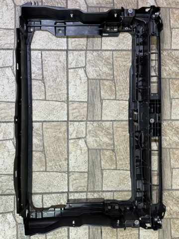 Кронштейн для радіатора 5GM805588A VAG