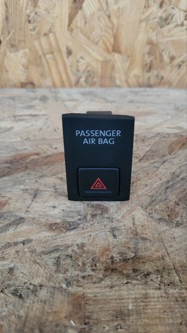 Кнопка включення аварійного сигналу 5NA919225B VAG