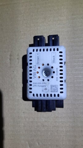 Підсилювач сигналу антени 5Q0035570 VAG