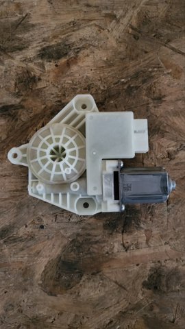 Привід ліфта задній 5Q4959811G VAG