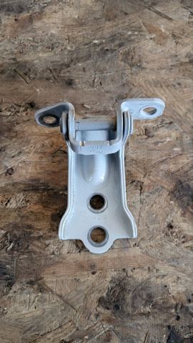 Петля задніх дверей, правих 60479SJ020 SUBARU
