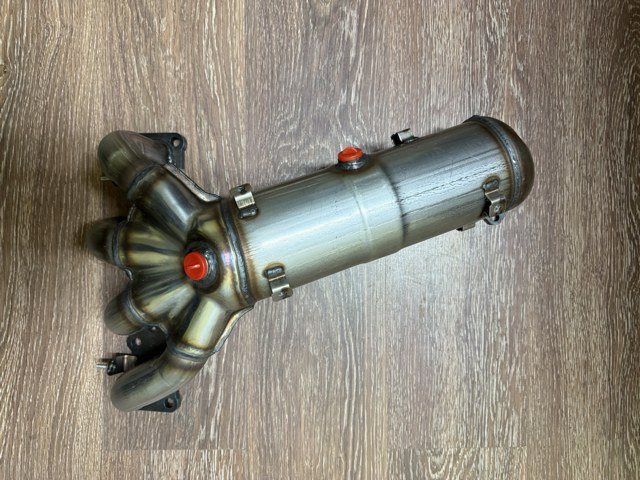 Колектор випускний 68081821AA CHRYSLER