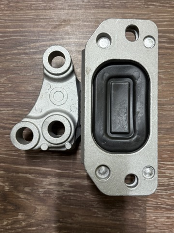 Подушка КПП 68363756AA CHRYSLER
