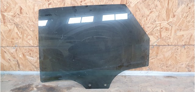 Скло задньої двері лівої 80A845205A VAG