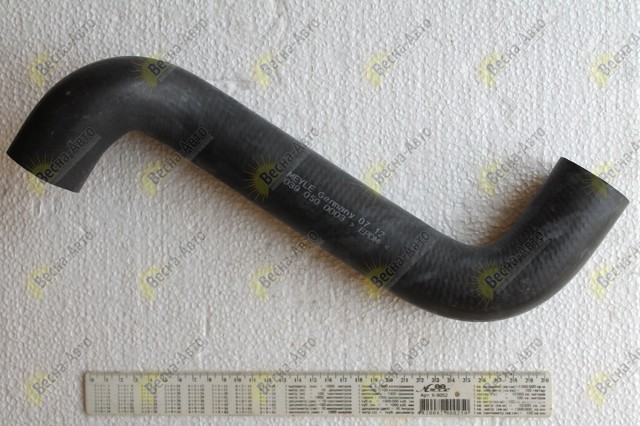 Патрубок системи охолодження 0390500003 MEYLE