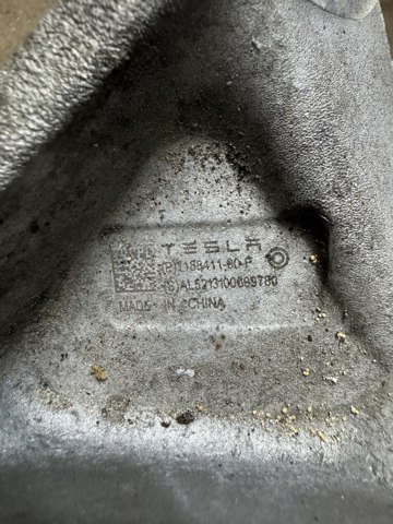 Цапфа поворотного кулака 118841100F TESLA