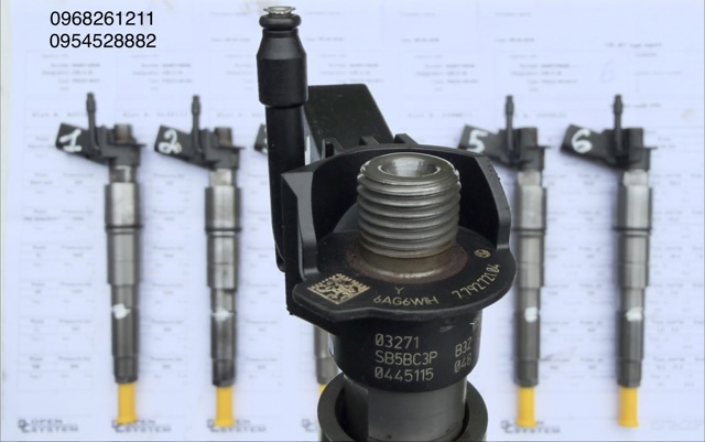 Форсунка дизельна в зборі, розпилювач + тримач 0445115048 BOSCH