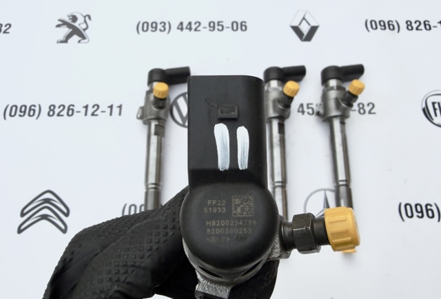Форсунка вприску палива 8200294788 RENAULT