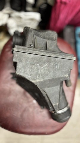 Коробка фільтра 13711713637 BMW