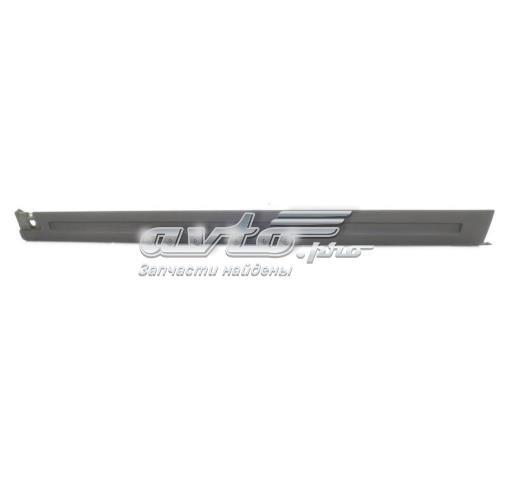 Накладка зовнішня (молдинг) порога, правий LR018175 LAND ROVER