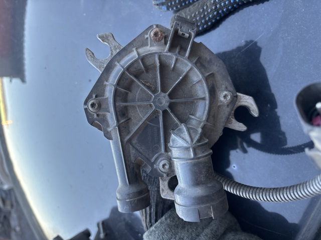 Компресор 11800068 BMW