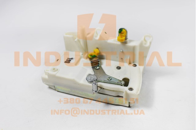 Замок водійських дверей 98416359 IVECO
