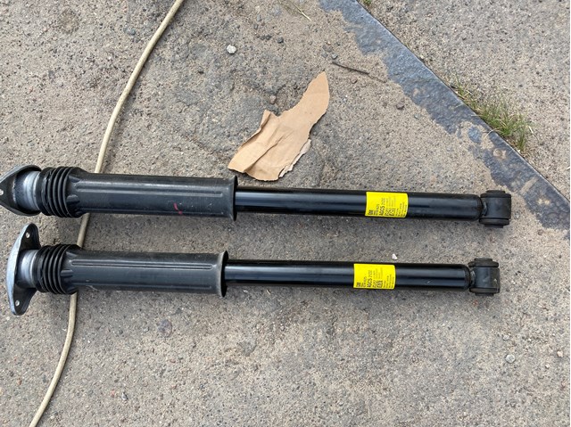 Задній амортизатор 42781625 GM