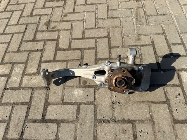 Цапфа передні праві 4M0407560 VAG