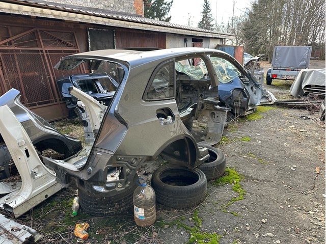 Боковина 8R0809838 VAG