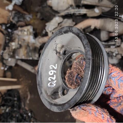 Шків водяної помпи 2105100Q0C NISSAN