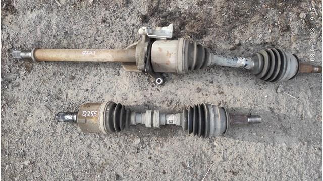 Піввісь передня, права 391004EB1A NISSAN