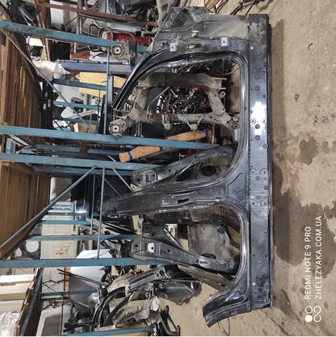 Отвір передніх правих дверей 41217378946 BMW
