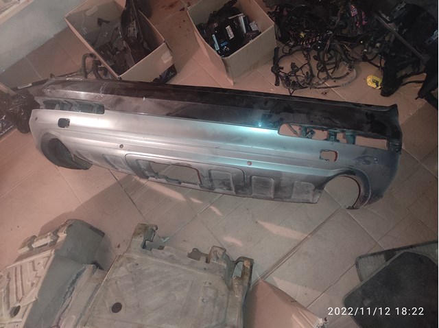 Бампер задній, верхня частина 4L0807303D VAG
