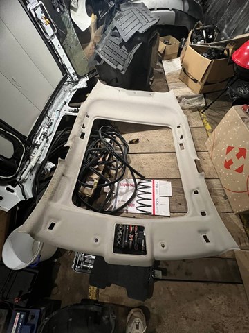Оббивка кузова 739104EH4A NISSAN