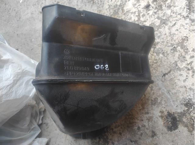 Повітрозабірник повітряного фільтра Ауді Кью 7