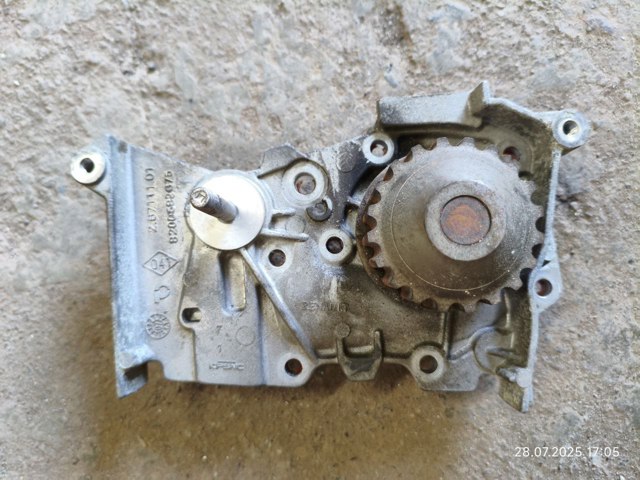 Водяний насос 8200582675 RENAULT