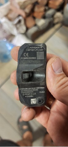 Кран управління тиском системи накачування шин A0045425718 MERCEDES