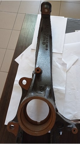 Цапфа передня ліва 7L6407257A VAG
