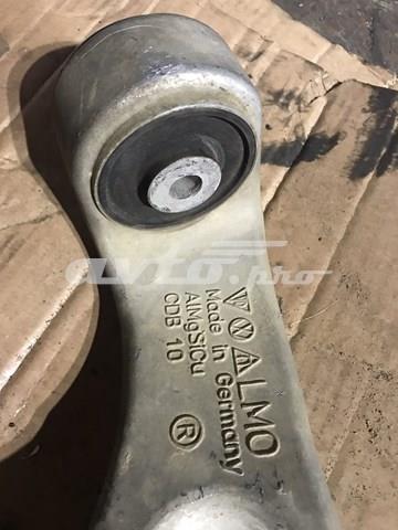 Правий важіль передній нижній підвіски 7P0407152E VAG